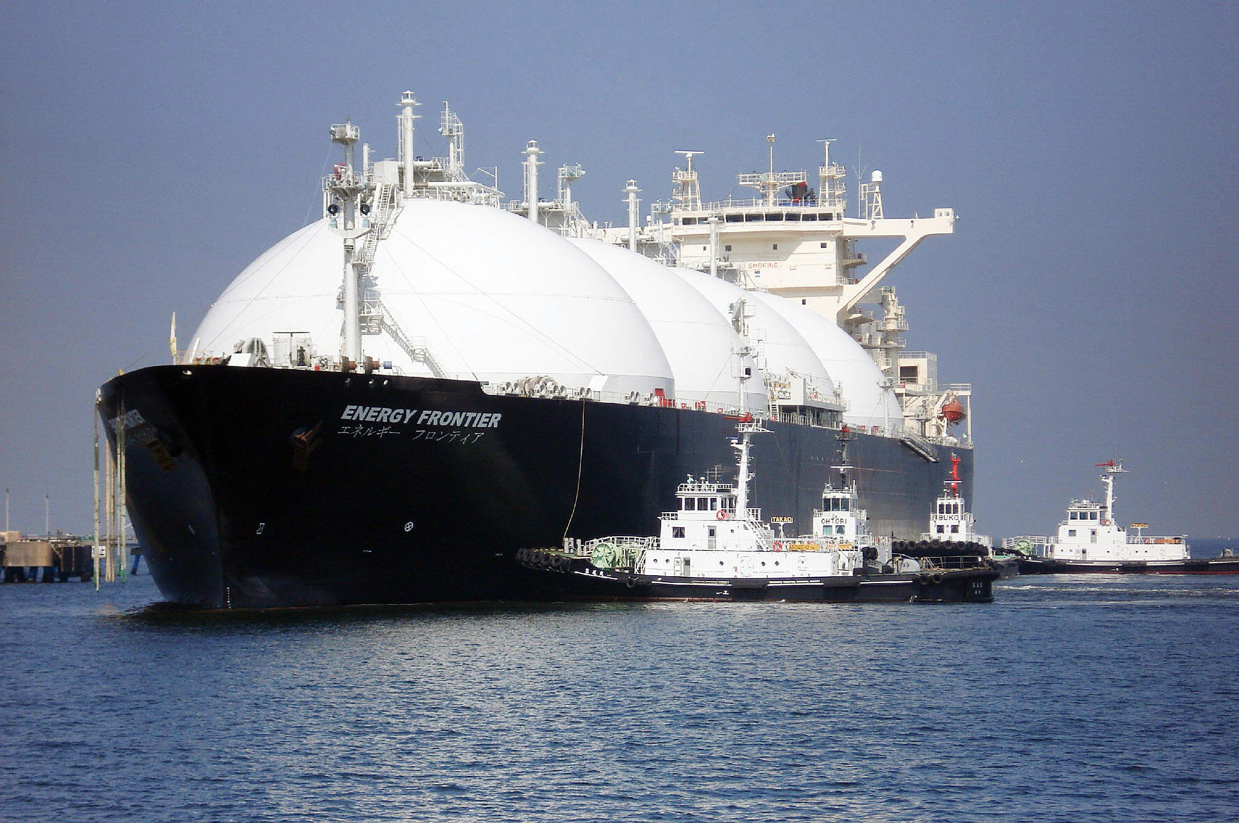 A liquefied natural gas (LNG) tanker arrives at a gas storage station at Sodegaura city in Chiba prefecture, east of Tokyo on April 6, 2009 for the first shipment of LNG from Sakhalin-2 natural gas development project in Sakhalin, Russia.  AFP PHOTO / JIJI PRESS (Photo credit should read STR/AFP/Getty Images)